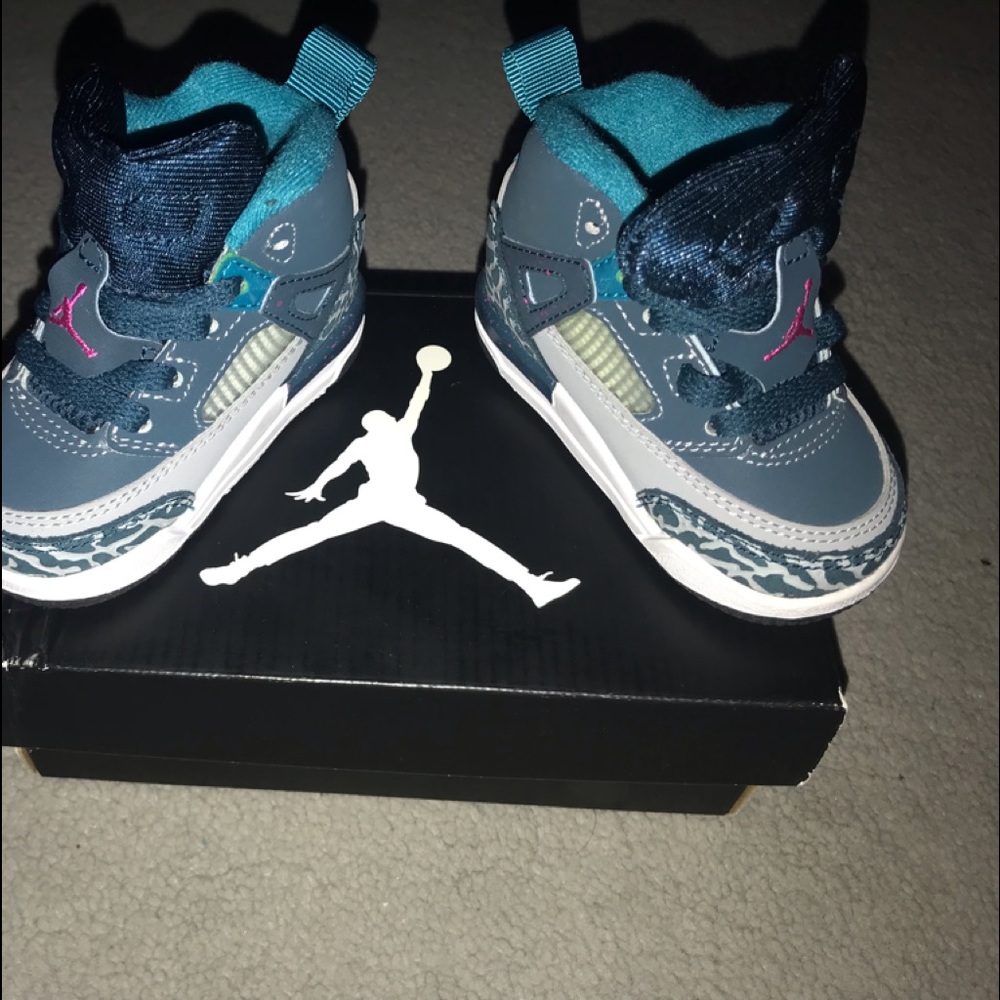 Jordan spizike bt kids shoes